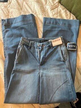 BCBG generation Light Blue High-Rise Trouser Jeans NWT